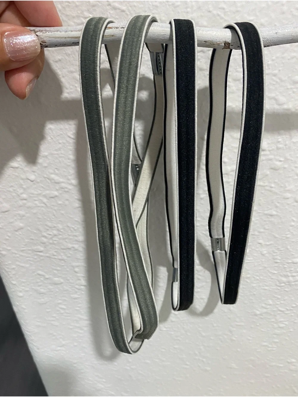 4- Set of Stretch and Reversible Sport Headbands in Green and Black and White